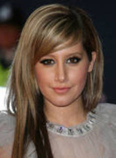 VUVBQOVNVDLZTTXPUDE - ASHLEY TISDALE-HSM 3 LONDON PRESS PHOTOS