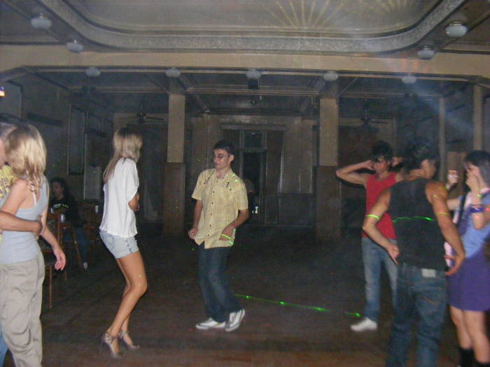 1 069 - 2009 01 08 party