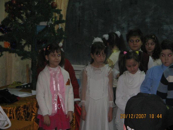 Serbare Craciun Clasa a II- B 2007 018