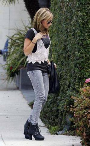 NewName-211-2009.03.01 - Vedete