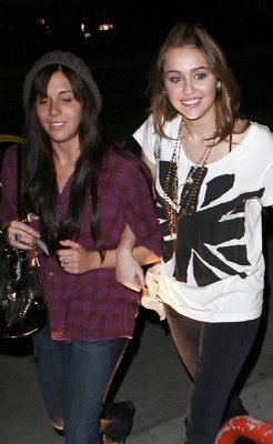miley-cyrus-579-1[1] - Miley Cyrus and Mandy Jiroux