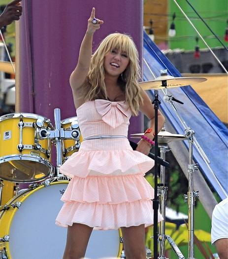YRYTYMZEHIILFUFBJHB - Album Pentru MileyMary