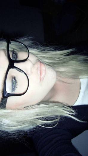 RDIBPCQIYNSNMIYJSTS - EmO Girls