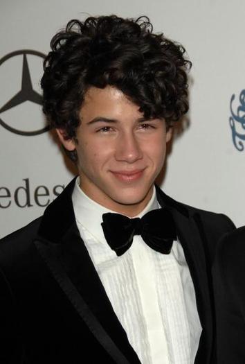 Nick_Jonas_1239994309_4