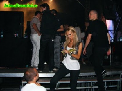 Romanian Top Hits 2009 Ziua 2 InimaBacaului_ro Culise (7)