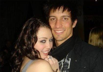 n1511352096_30084786_9890