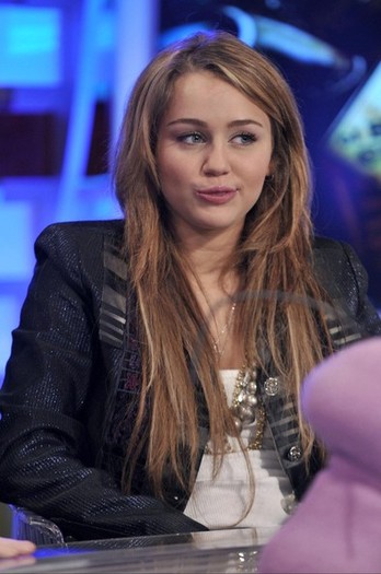 Miley+Cyrus+On+El+Hormiguero+7X957-FR_yGl