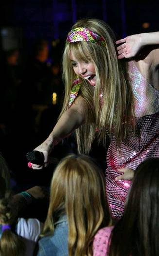 hannahmontana1 - Destiny Hope Cyrus