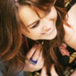 2zgdqp4 - miley avatare