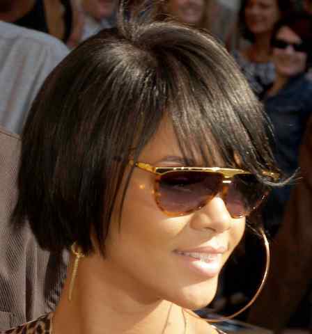 Short-Bob-Haircut-from-Rihanna