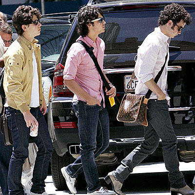 GRXEVLIJSQACTUQERCU - Jonas Brothers Photoshotts