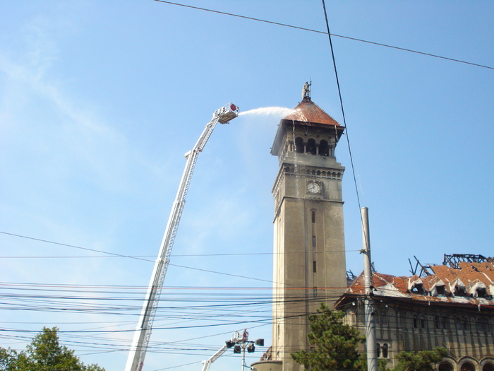 incendiu la primarie. 066 - ARDE PRIMARIA SECT 1