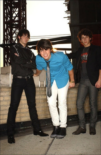 CLTJDYQYGFMERLXGTLZ - Jonas Brothers
