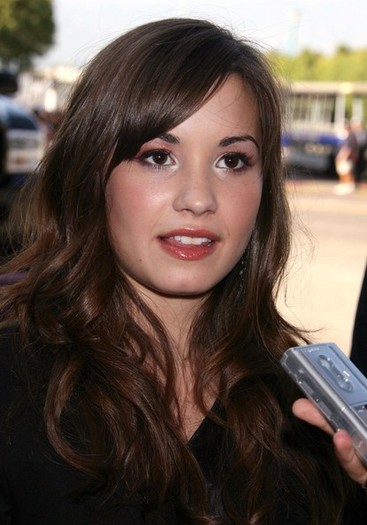 City+Hope+Benefit+Concert+Miley+Cyrus+Jonas+KGZdxe__akol - 0-Demi Lovato-0