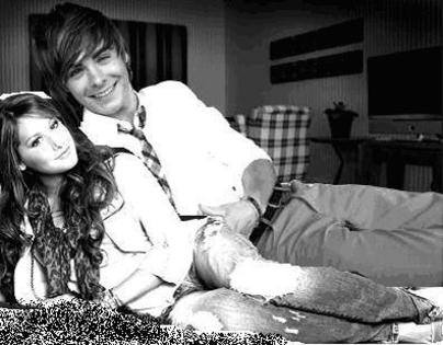 loooov-zac-efron-and-ashley-tisdale-6302050-396-309