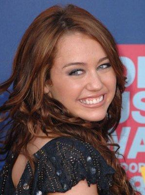 da,ma bucur ca ma-m inselat - banda desenata-o parte din viata lui miley