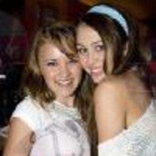 38Eeff917840-01 - multe poze miley