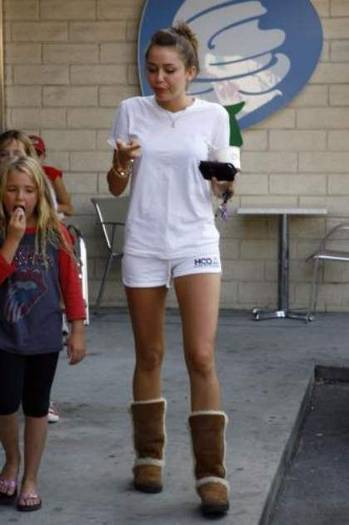 miley_cyrus_picapp_38351