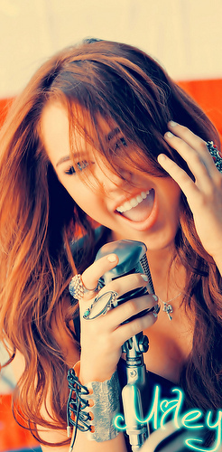 4001232231_2c82b70592[1] - Miley Cyrus