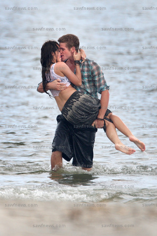 miley_cyrus_liam_hemsworth_15jun2009 - miley cyrus