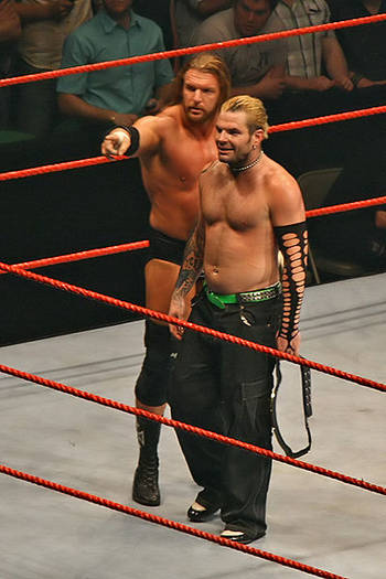 Jeff Hardy si Triple H