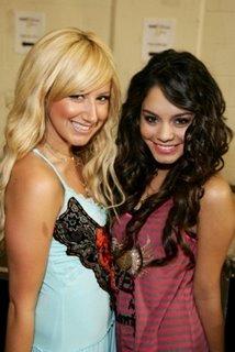 vanessa-hudgens-ashley-tisdale1