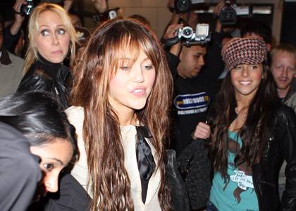 miley-cyrus-ivy-day - 1Toate pozele mele1