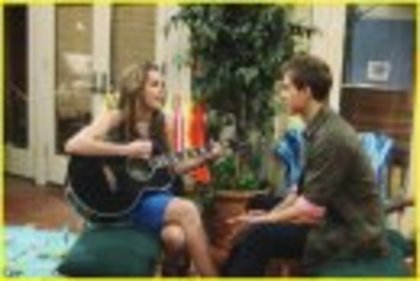 5960_1119243253763_1007485986_30329781_1730106_s - AICI CLUB HANNAH MONTANA