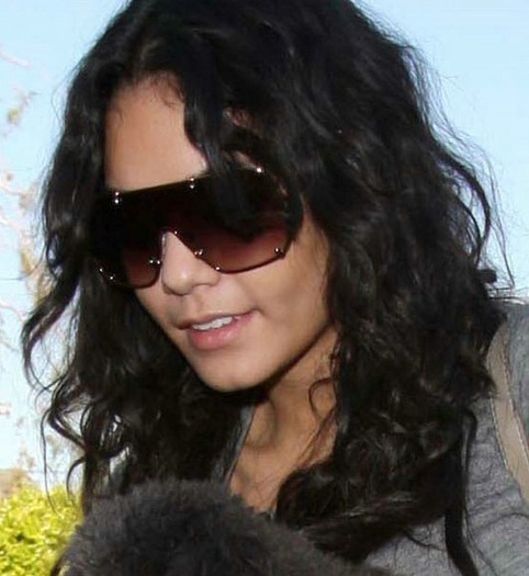 vanessa_hudgens_shadow_06