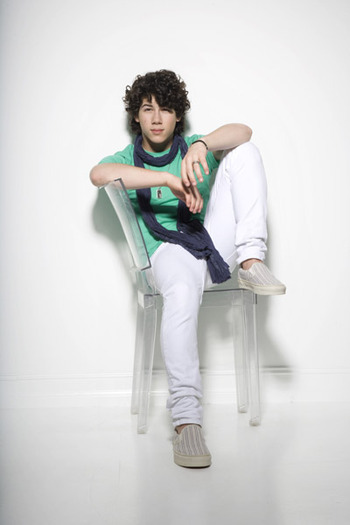 Nick Jonas [19 voturi]* - Concurs