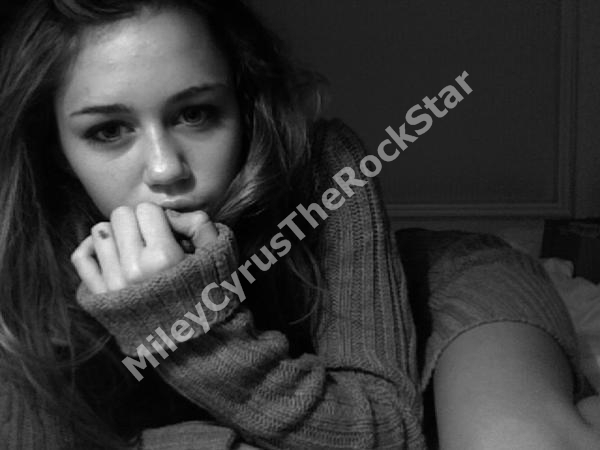 MileyCyrusTheRockStar33