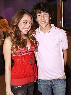 cyrus_jonas - Miley si Hannah