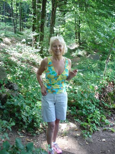 Picture 301; Zina cea buna si soferul meu.
