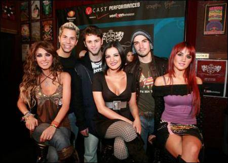 YYLAZCJMAWVRGFYNUTT - RBD-Rebelde