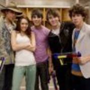 Miley Cyrus (Hannah Montana) & Jonas Brothers