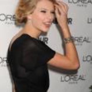 Taylor_Swift_1230494068_3