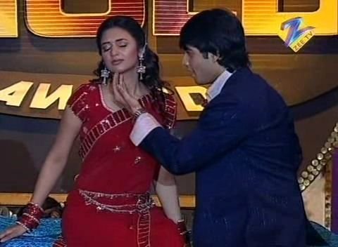 BZGSLHIOLXMTOFYJJQC (1) - Cele mai dragutze poze cu Sharad Malhotra si Divyanka Tripathi