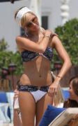 VZHTHIWTVQSANBTVQWG - ashley tisdale