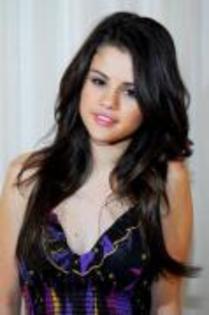 RETUKZJMCMEYNTXHCFV[1] - poze selena gomez