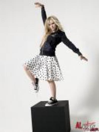 NRVDLOCEPRIVUYNTQQH - alte poze cu avril lavigne