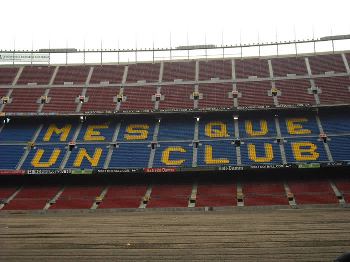 DSCF1096 - CAMP NOU - gazonul era in refacere