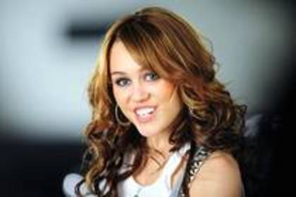 AHSCTHXXMCXVCXETWVW[1] - poze miley