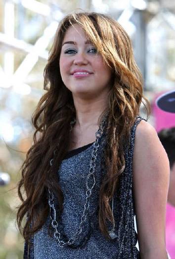 cN90nk088744-02 - Destiny hope cyrus