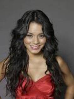 5 - vanessa Hudgens-4