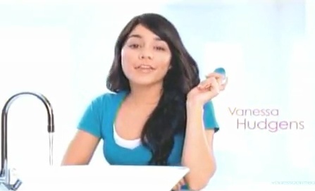 2my9tg5 - Vanessa Hudgens Sedinta foto
