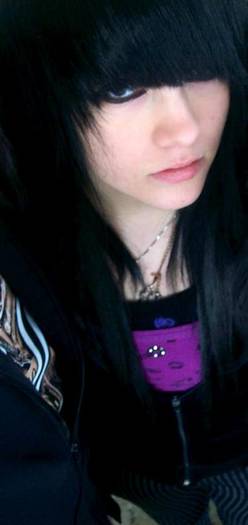 black_emo_scene_hairstyle1 - emo girl