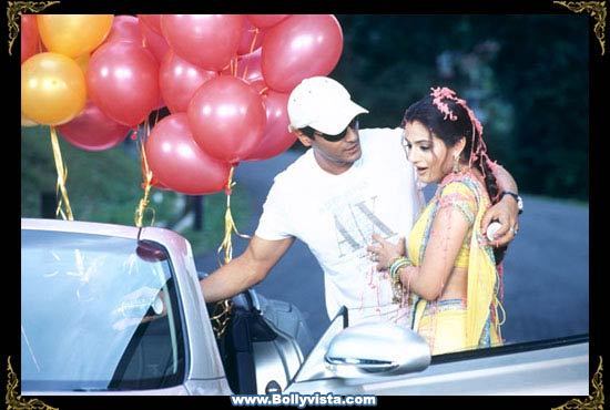 Rahul cnd ia adus cadoul Poojei