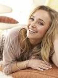 Hayden Panettiere - Hayden Panettiere- Casa ei a fost pradata de hoti