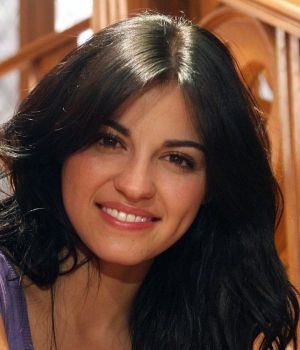 maite-perroni300x350