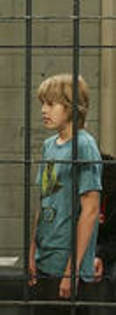 KNQSFAKCANTIMNFJLIP - Dylan-Cole Sprouse